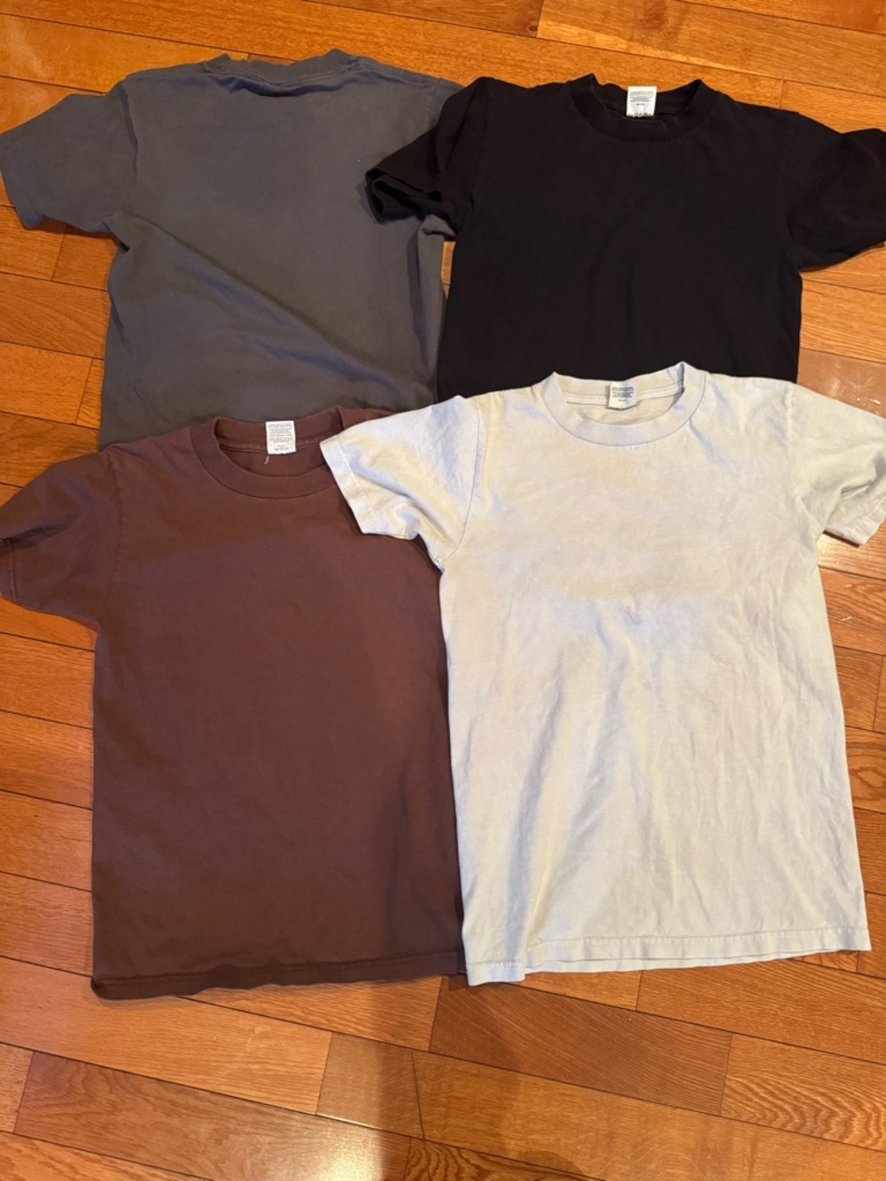 Lot of 4 Men’s Pro Club T-Shirts Size Small Neutral Colors- One Flawed
